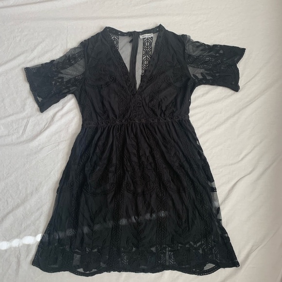 Beautiful Lace Detail Dress - Picture 8 of 9